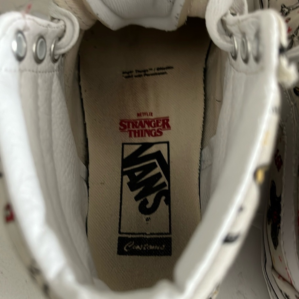 Vans Stranger Things Collection - Picture 9 of 11
